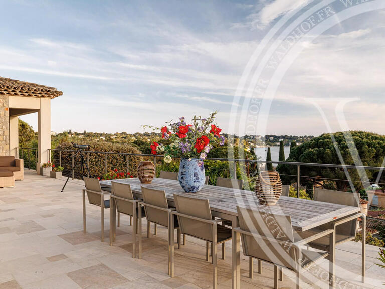 Villa Cap-d-antibes - 6 chambres - 350m²