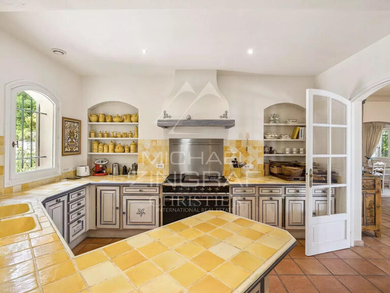 Villa Cap-d-antibes - 4 chambres - 250m²