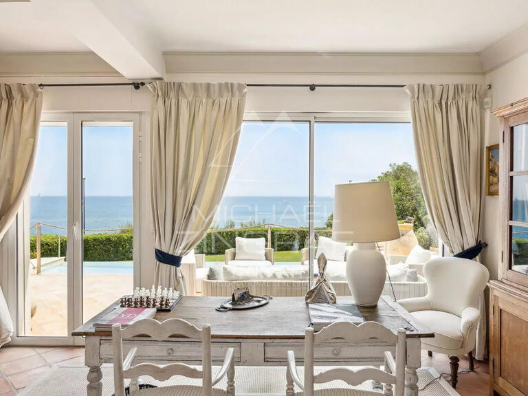 Villa Cap-d-antibes - 4 chambres - 250m²