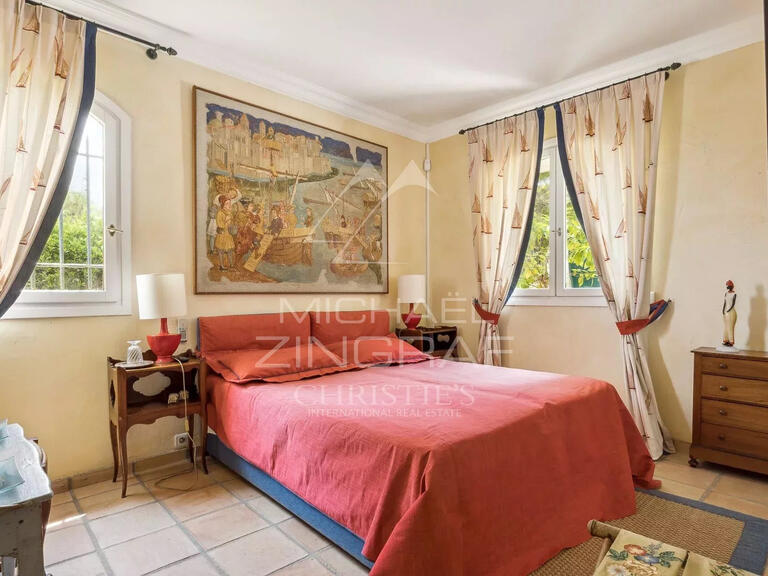 Villa Cap-d-antibes - 4 chambres - 250m²