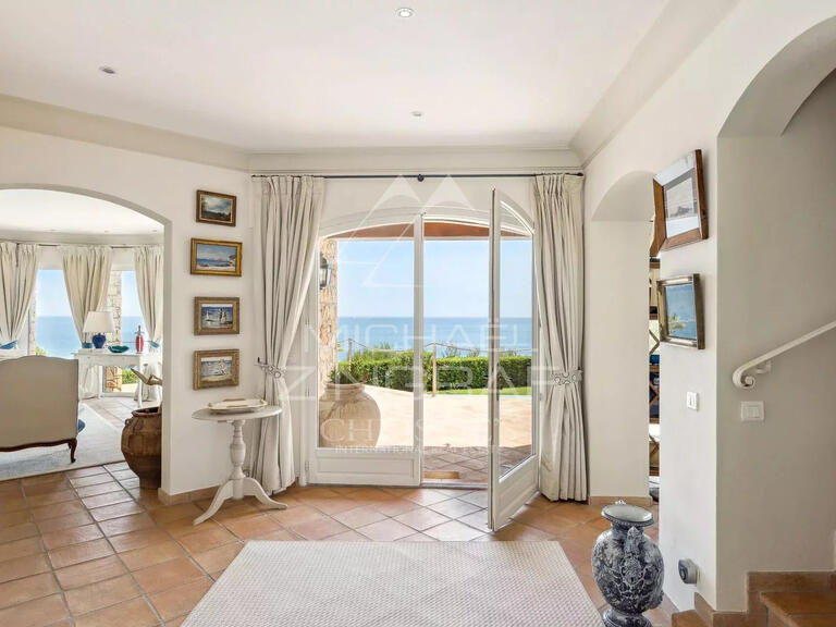 Villa Cap-d-antibes - 4 chambres - 250m²