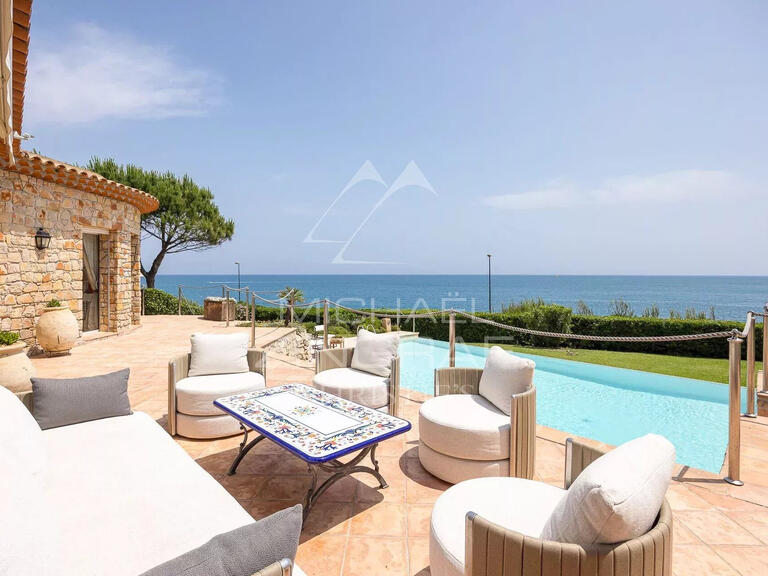 Villa Cap-d-antibes - 4 chambres - 250m²