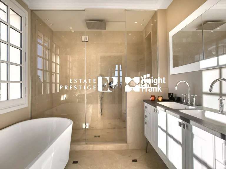 Villa cap-d-antibes - 5 bedrooms - 300m²