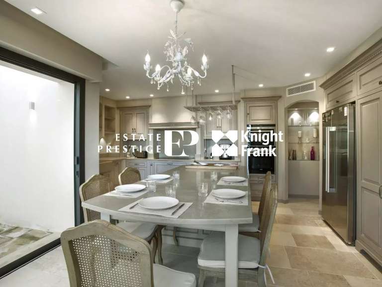 Villa cap-d-antibes - 5 bedrooms - 300m²