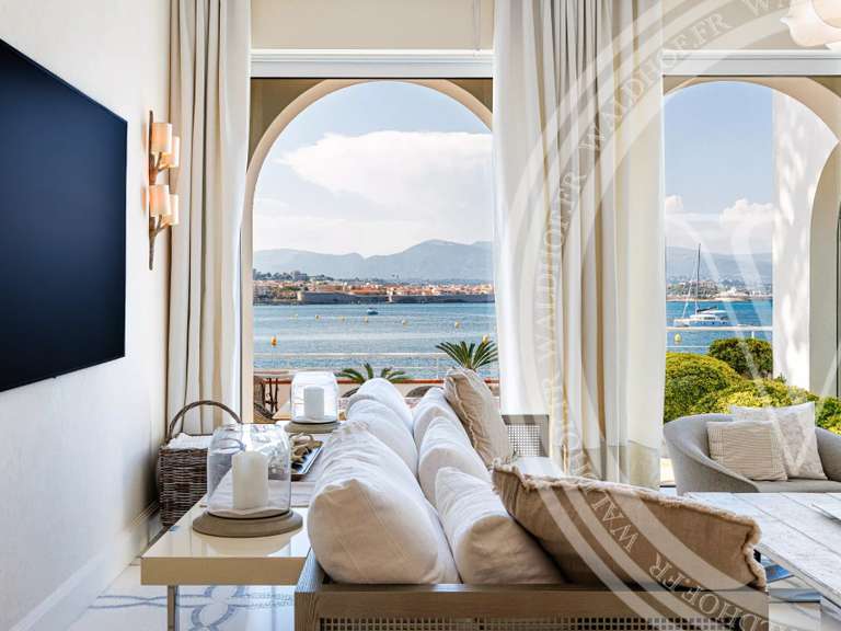 Villa Cap-d-antibes - 410m²