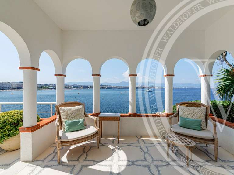 Villa Cap-d-antibes - 410m²