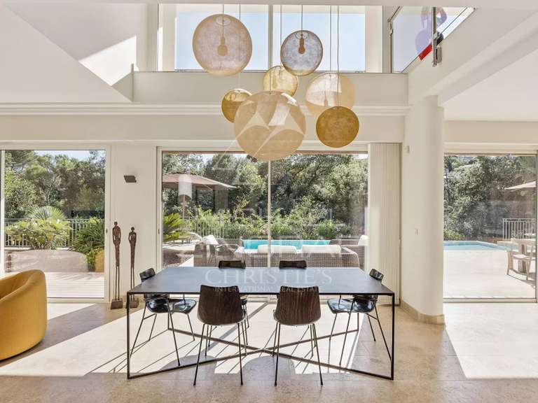 Villa Cap-d-antibes - 5 chambres - 240m²