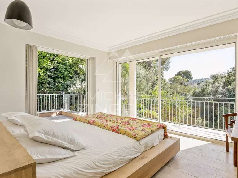 Villa Cap-d-antibes - 5 chambres - 240m²