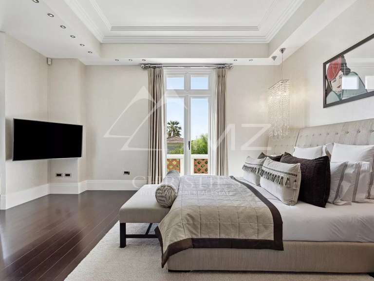Villa Cap-d-antibes - 4 chambres - 354m²