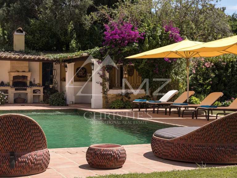 Villa Cap-d-antibes - 10 chambres - 655m²