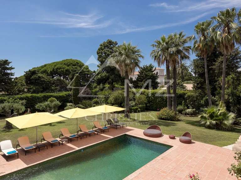 Villa Cap-d-antibes - 10 chambres - 655m²