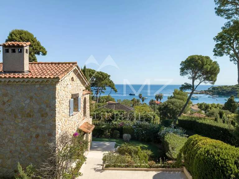 Villa avec Vue sur mer Cap-d-antibes - 3 chambres - 160m²