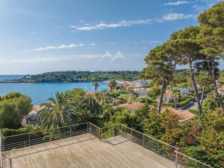 Villa Cap-d-antibes - 5 chambres - 255m²
