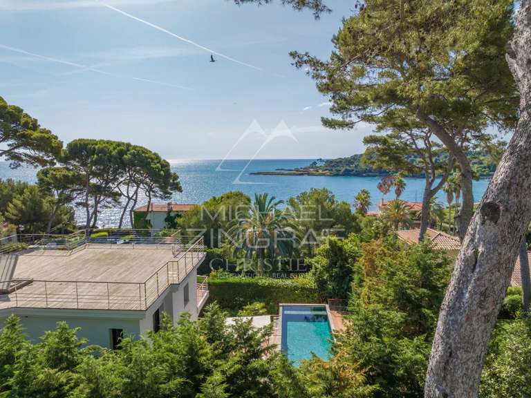 Villa Cap-d-antibes - 5 chambres - 255m²