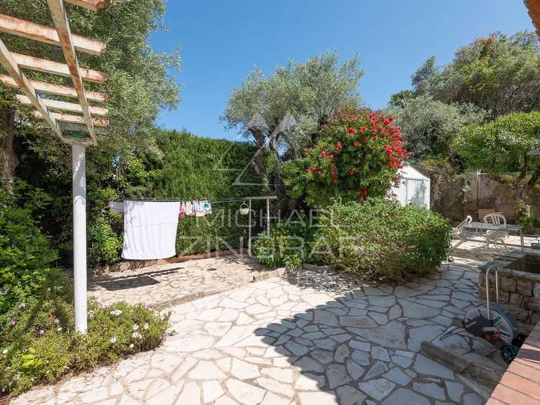 Villa Cap-d-antibes - 5 chambres - 159m²