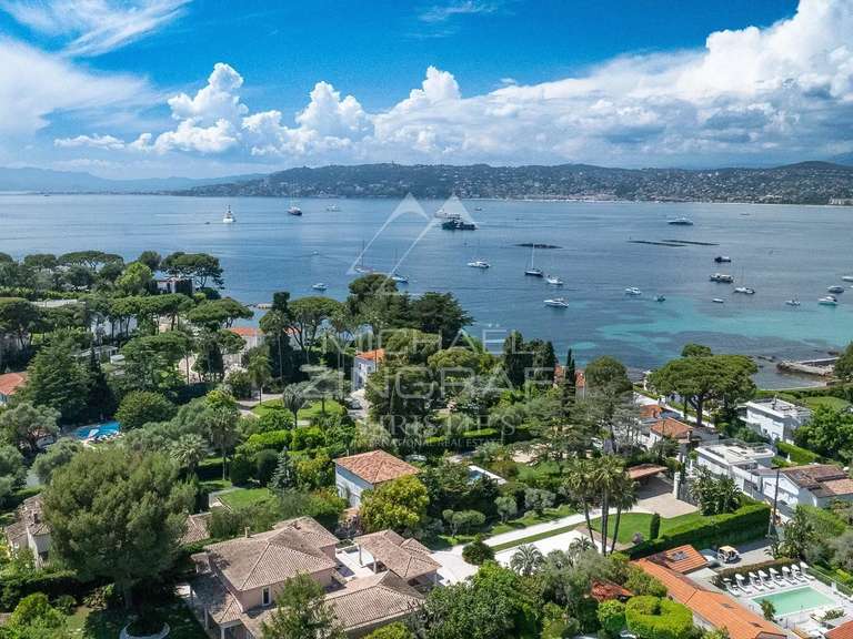 Villa Cap-d-antibes - 5 chambres - 159m²