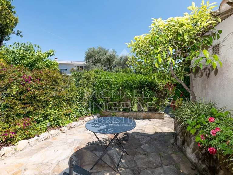 Villa Cap-d-antibes - 5 chambres - 191m²