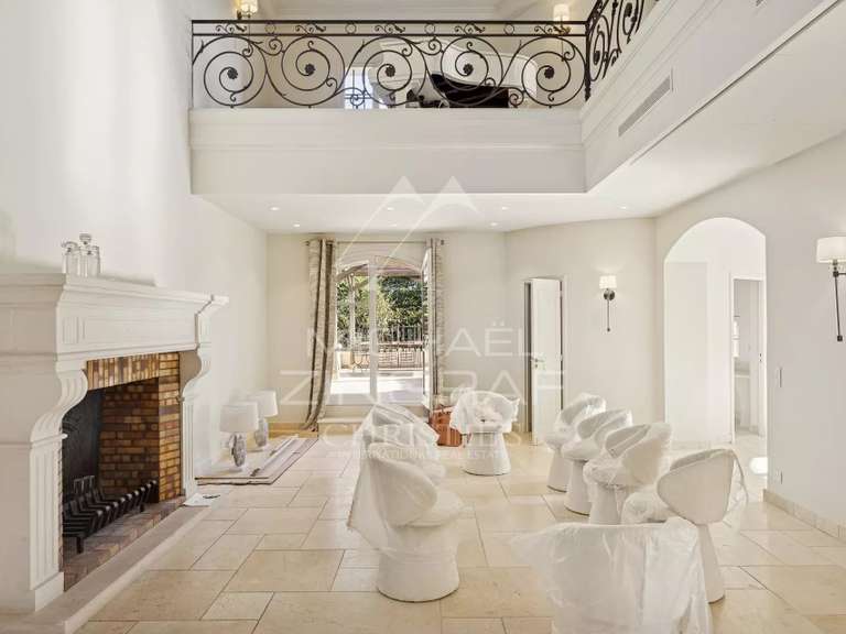 Villa Cap-d-antibes - 6 chambres - 350m²