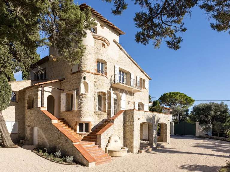 Villa Cap-d-antibes - 6 chambres - 350m²
