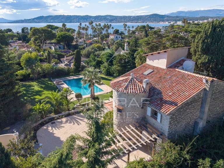 Villa Cap-d-antibes - 6 chambres - 350m²