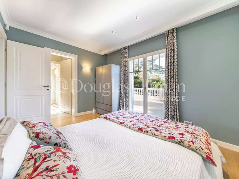 Villa avec Vue sur mer Cap-d-antibes - 5 chambres - 240m²