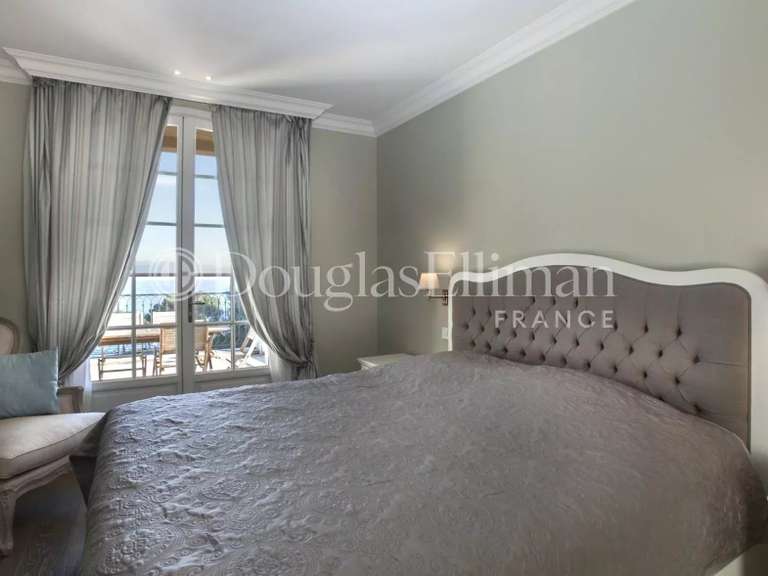 Villa avec Vue sur mer Cap-d-antibes - 5 chambres - 300m²