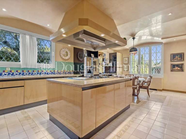 Villa avec Vue sur mer Cap-d-antibes - 6 chambres - 555m²