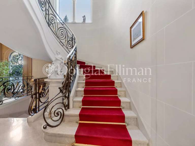 Villa avec Vue sur mer Cap-d-antibes - 6 chambres - 555m²