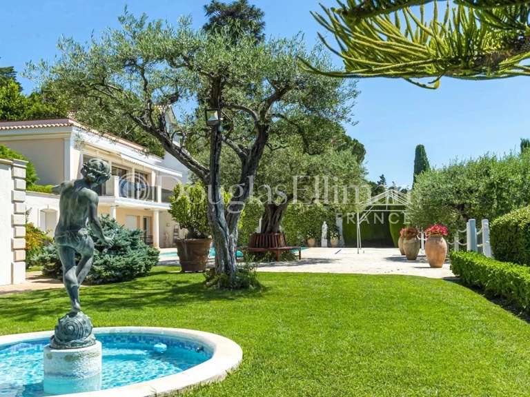 Villa avec Vue sur mer Cap-d-antibes - 6 chambres - 555m²
