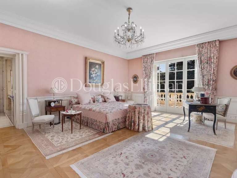 Villa avec Vue sur mer Cap-d-antibes - 6 chambres - 555m²