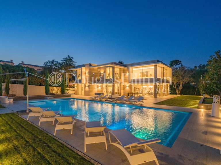 Villa Cap-d-antibes - 6 chambres - 796m²