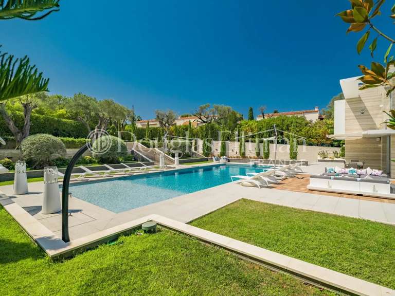 Villa Cap-d-antibes - 6 chambres - 796m²