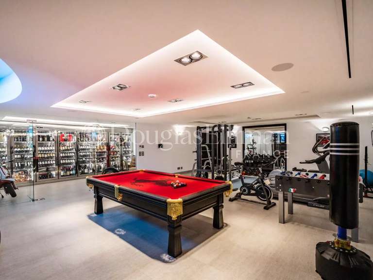 Villa Cap-d-antibes - 6 chambres - 796m²