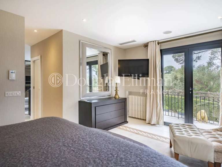 Villa Cap-d-antibes - 4 chambres - 249m²