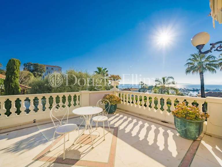 Villa Cap-d-antibes - 5 chambres - 344m²