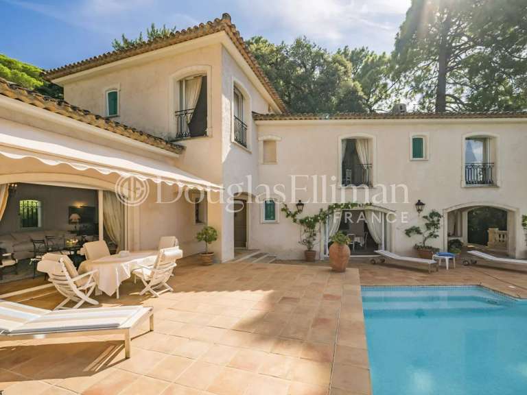 Villa avec Vue sur mer Cap-d-antibes - 6 chambres - 400m²