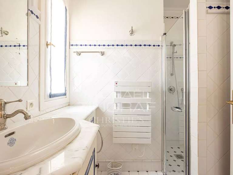 Villa avec Vue sur mer Cap-d-antibes - 4 chambres - 250m²