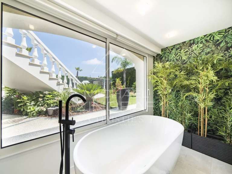 Villa avec Vue sur mer Cap-d-antibes - 4 chambres - 280m²