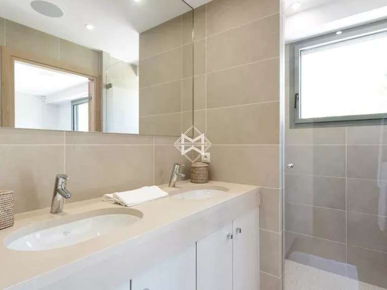 Villa avec Vue sur mer Cap-d-antibes - 6 chambres - 350m²