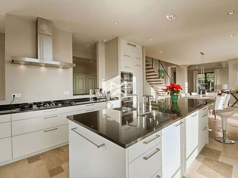 Villa avec Vue sur mer Cap-d-antibes - 6 chambres - 400m²