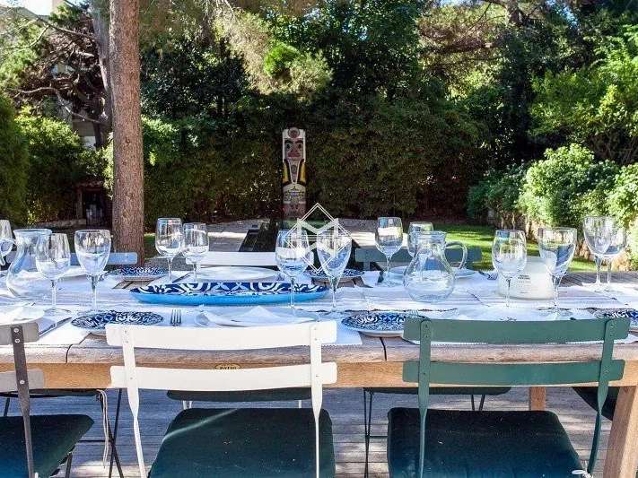 Villa Cap-d-antibes - 6 chambres - 400m²