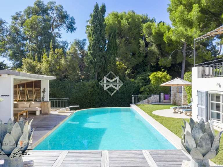 Villa Cap-d-antibes - 6 chambres - 400m²