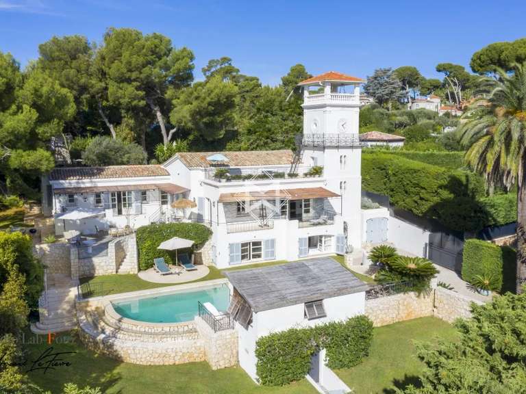 Villa Cap-d-antibes - 6 chambres - 400m²