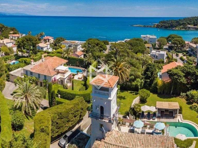 Villa Cap-d-antibes - 6 chambres - 400m²