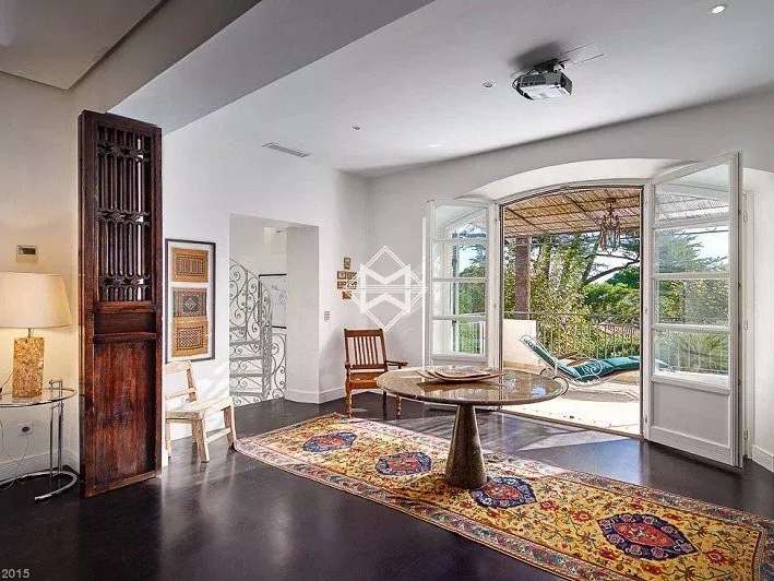 Villa Cap-d-antibes - 6 chambres - 400m²