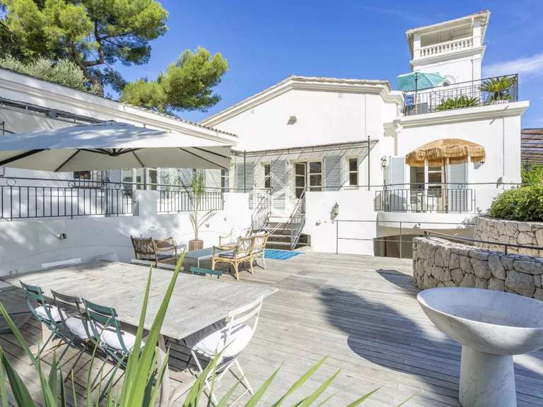 Villa Cap-d-antibes - 6 chambres - 400m²