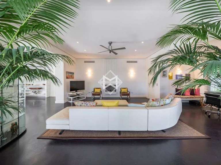 Villa Cap-d-antibes - 6 chambres - 400m²