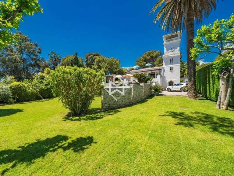 Villa Cap-d-antibes - 6 chambres - 400m²