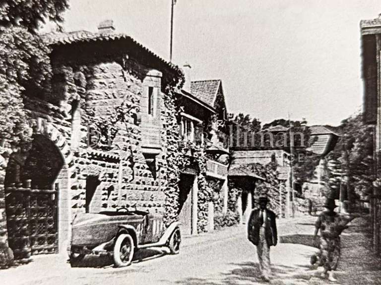 Villa Cap-d-antibes - 9 chambres - 600m²