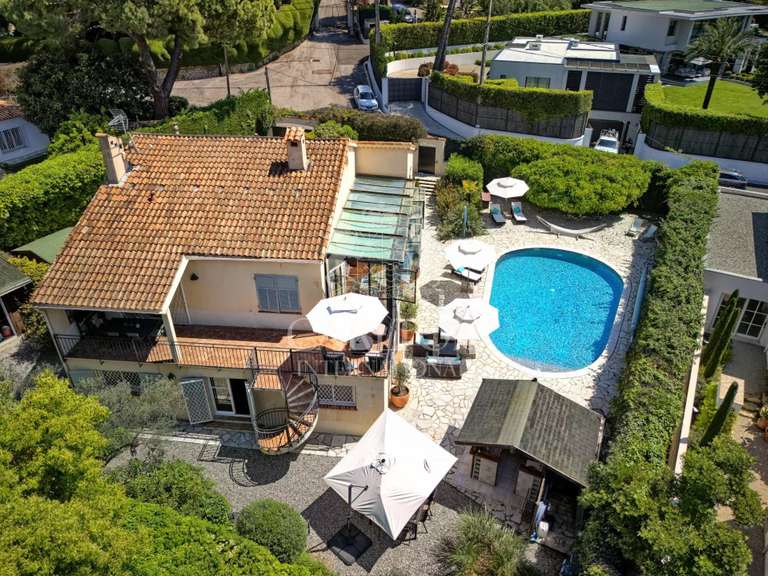 Villa avec Vue sur mer Cap-d-antibes - 5 chambres - 280m²